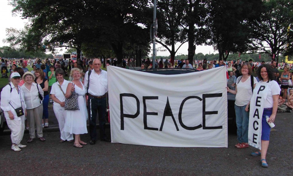 01e 25.7.14 Peace message for Giants, Newsham Park