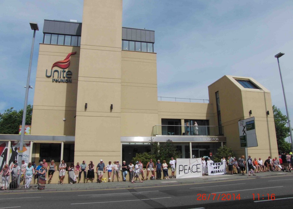 01e 26.7.14 Peace banners outside Unite for visit of Giants