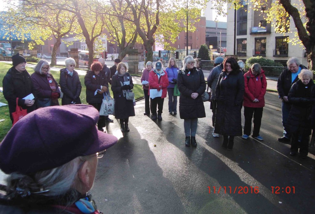 04e-11-11-16-armistice-remembrance-st-johns-peace-gdn-liverpool