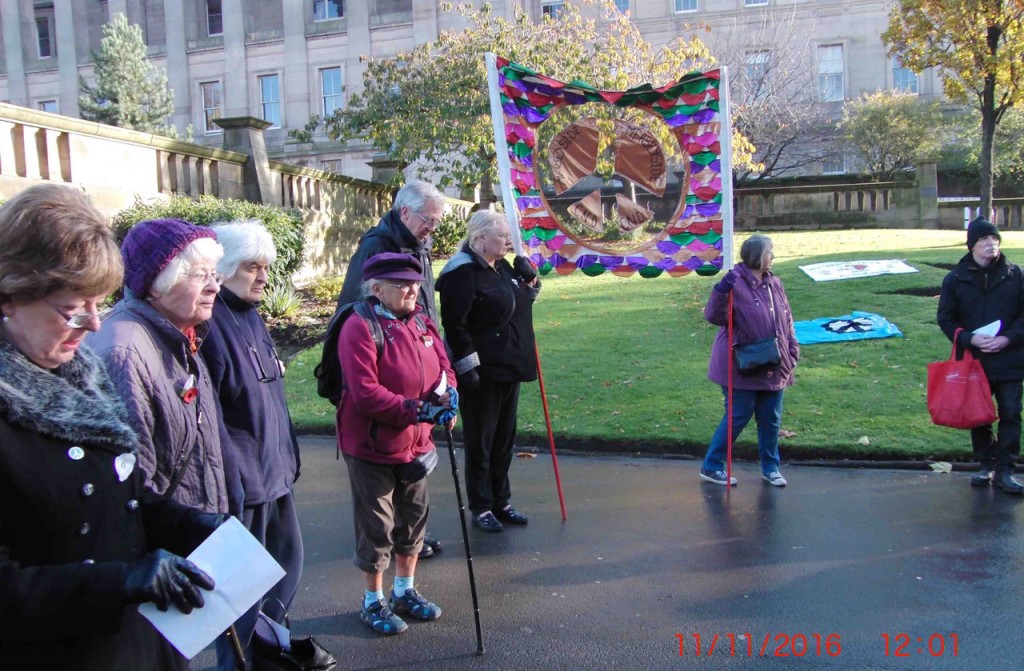 05e-11-11-16-armistice-remembrance-st-johns-peace-gdn-liverpool